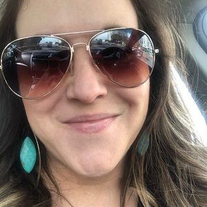 Meet your Posher, Alissa